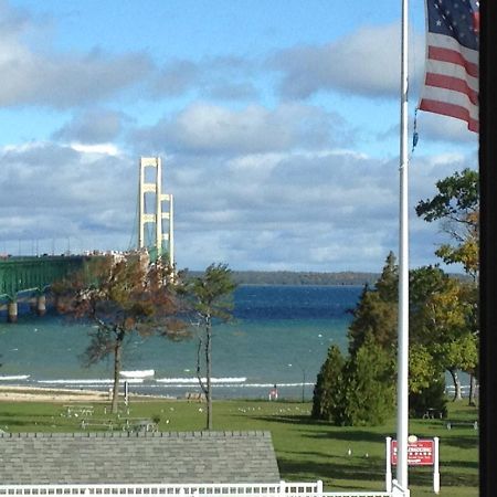 Parkside Inn Bridgeview Mackinaw City Exterior foto
