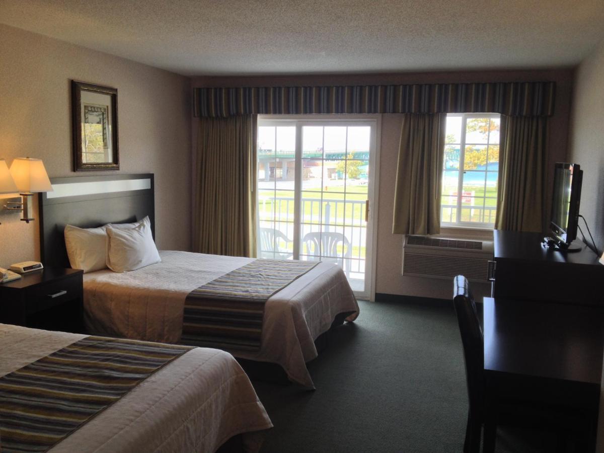 Parkside Inn Bridgeview Mackinaw City Exterior foto
