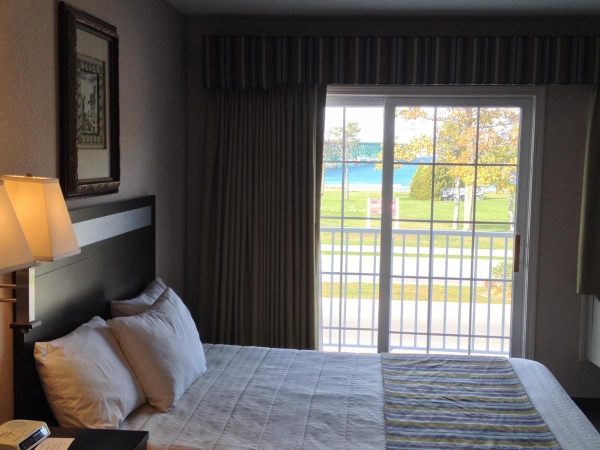 Parkside Inn Bridgeview Mackinaw City Exterior foto