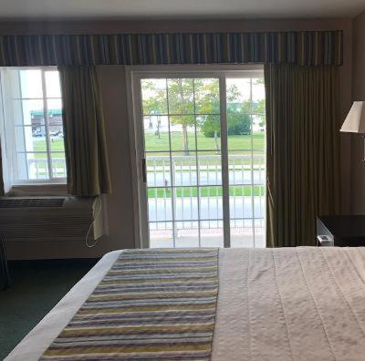 Parkside Inn Bridgeview Mackinaw City Exterior foto