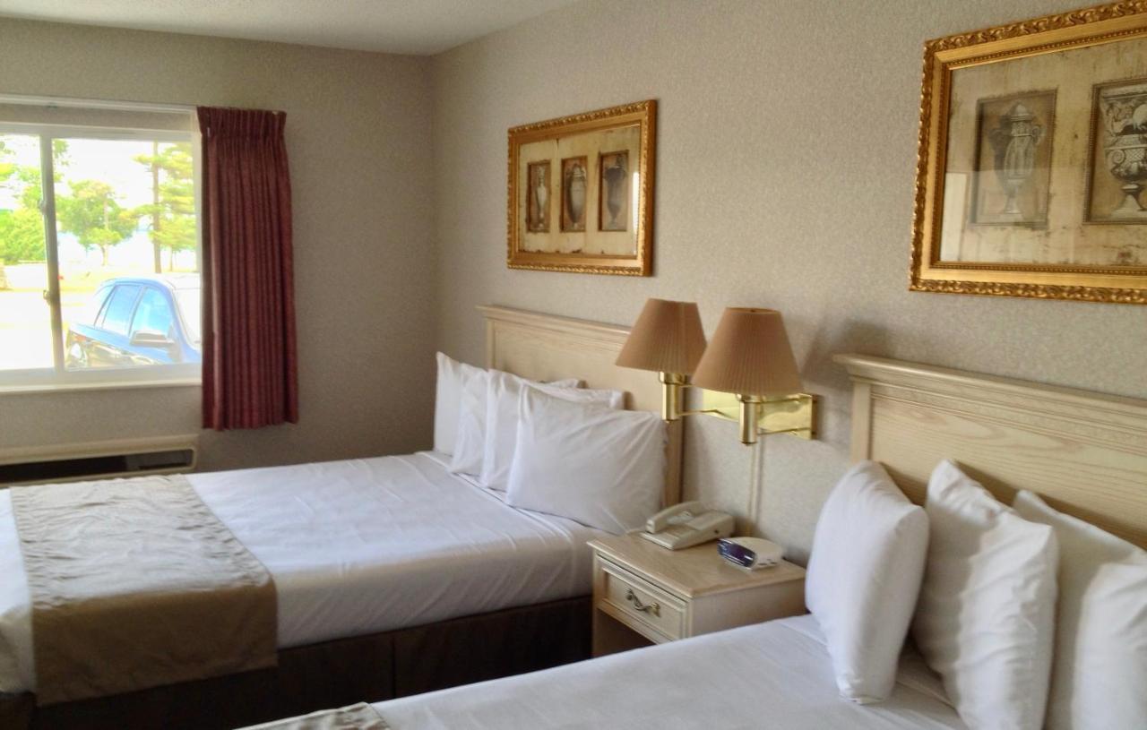 Parkside Inn Bridgeview Mackinaw City Exterior foto