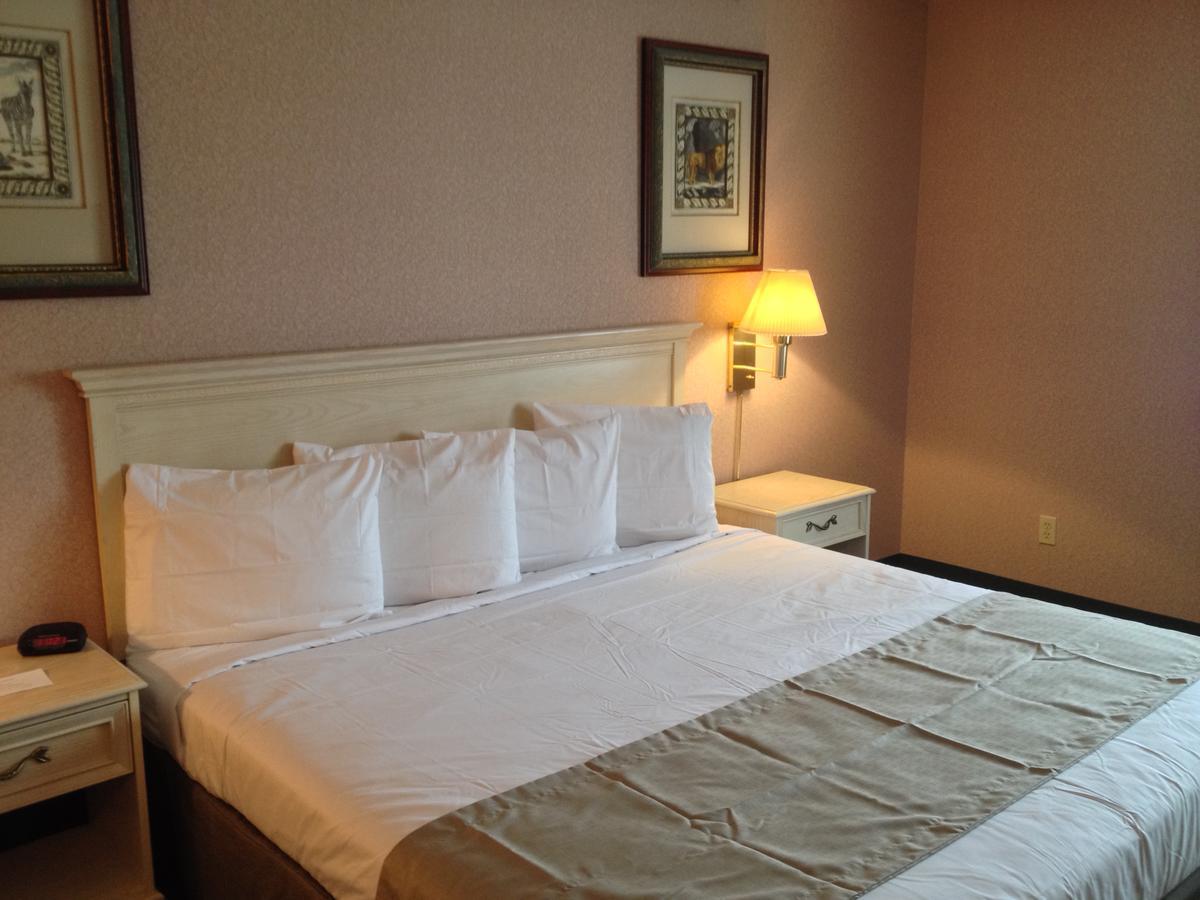 Parkside Inn Bridgeview Mackinaw City Exterior foto