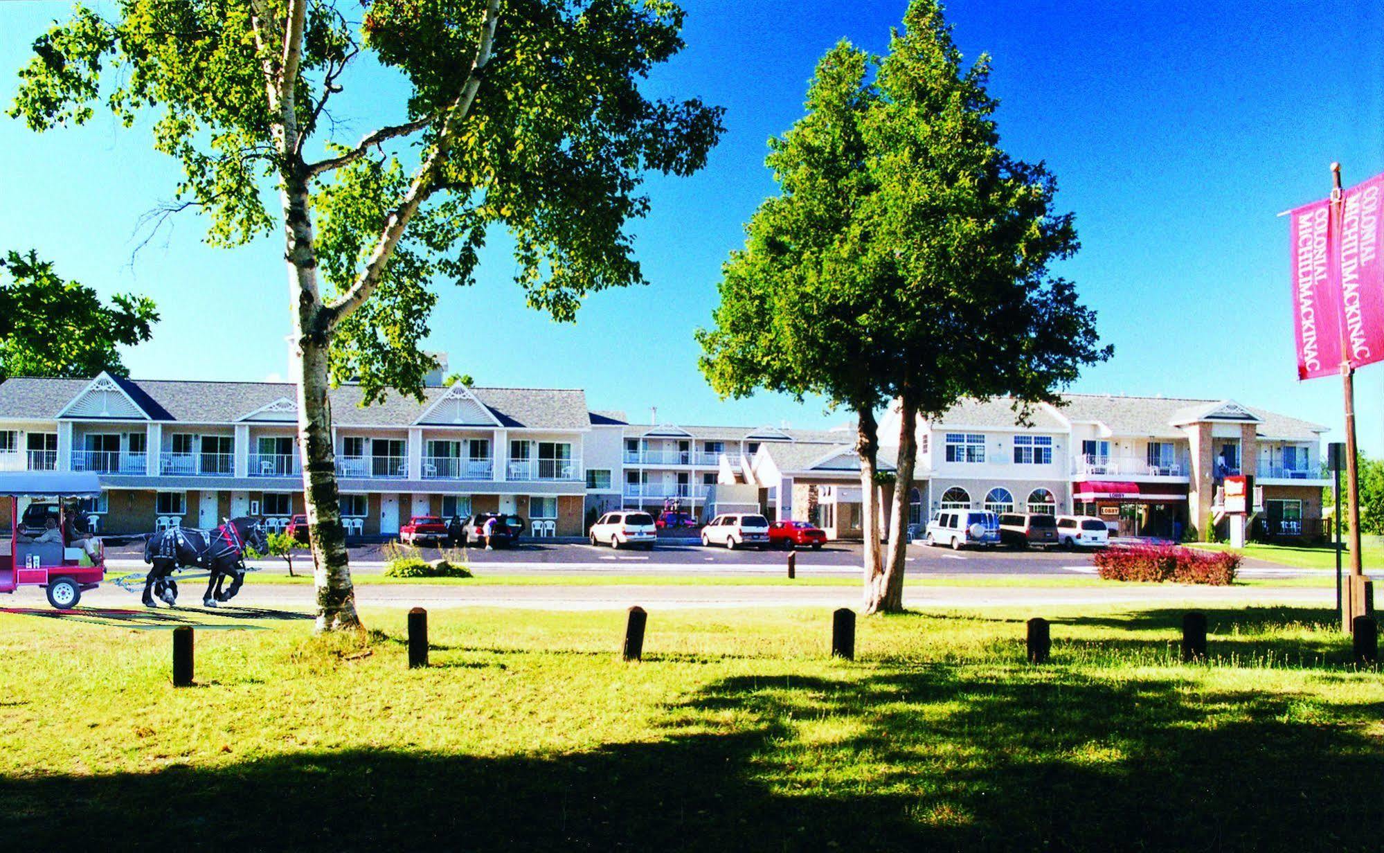 Parkside Inn Bridgeview Mackinaw City Exterior foto